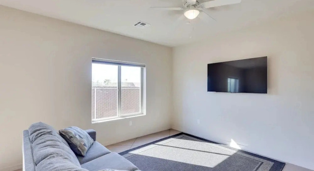 Golf, Hike & Boat! Bright Lake Havasu City Apt