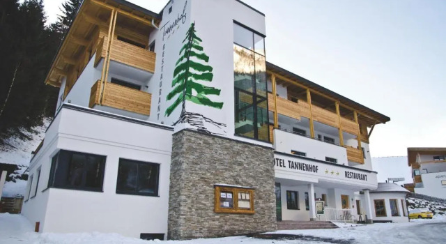 Hotel Tannenhof, Rezervovat Hotel Hotely v Tyrolsko s parkováním, Parkování