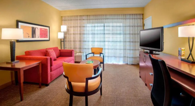 Двухместный люкс c 1 комнатой Courtyard by Marriott Tarrytown Westchester County