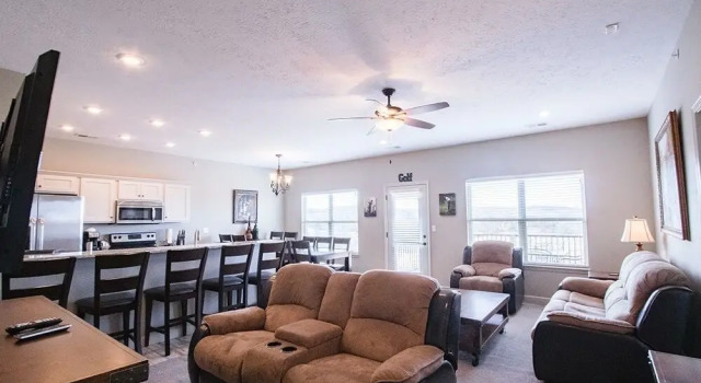 Red Tee 6 Bedroom Condo