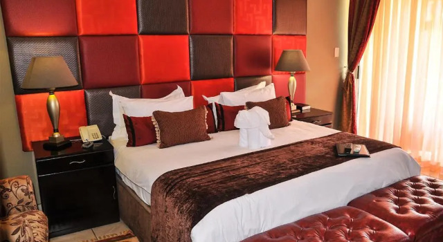 2Ten Hotel, Prenota Hotel Hotel a Limpopo con piscina, Piscina