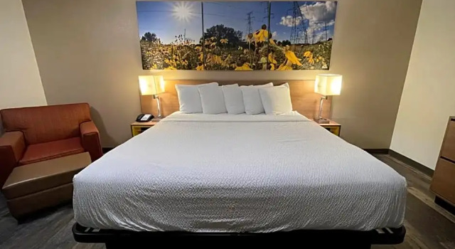 Люкс Days Inn & Suites by Wyndham Kaukauna WI