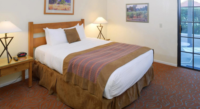 Riviera Oaks Resort