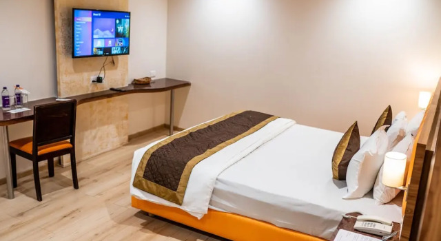 Люкс Kyriad Hotel Gulbarga by OTHPL