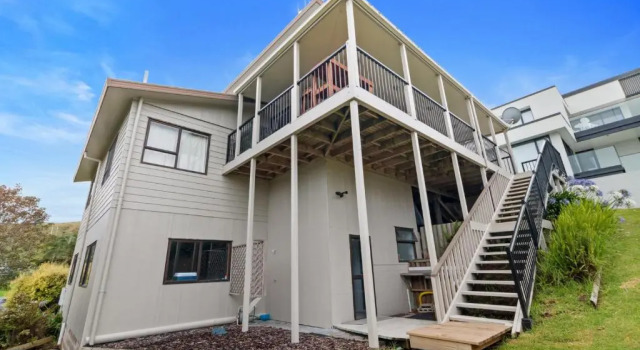 Terrace Views - Waihi Beach Holiday Home