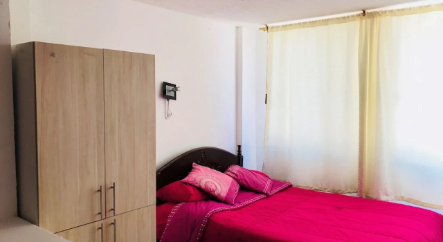 Blue Door Housing Modern Quito Hostel, Забронировать Хостел La Floresta Кито, рядом с Del Arbolito Park