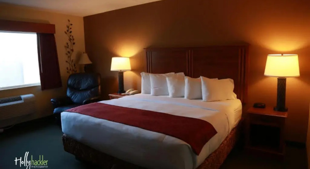 Номер Standard AmericInn by Wyndham McAlester