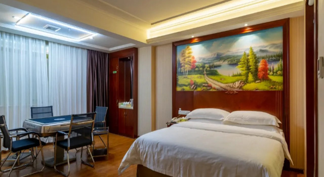 Vienna Hotel (Huizhou Zhonghai Waterfront City Branch, Boek Hotel Hotels in Guangdong met parkeren, Parkeren