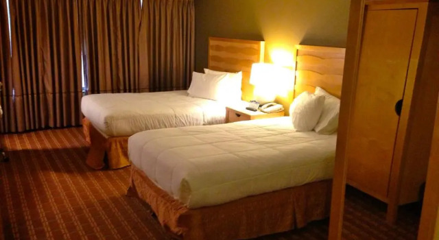 Четырёхместный номер Superior The Avalon Hotel and Conference Center