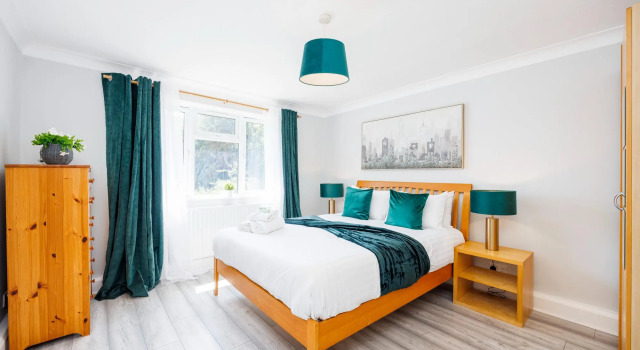Convenient and Stylish 2-Bed Apartment in Croydon