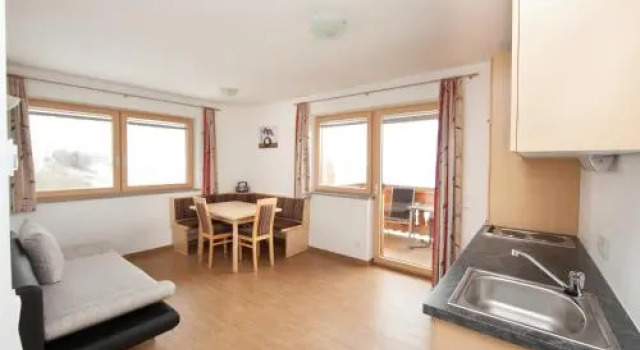 Gutshof Harlandleiten, Rezerwuj Apartament Hotele w Salzburg z parkingiem, Parking