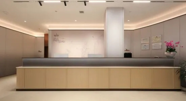 Hongdu Business Hotel (Daqing East Railway Station), Book Hotel Hotels in Daqing with Parking, Parking
