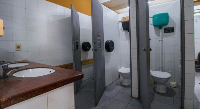 Кровать в общем номере Mundaka Hostel y Bar