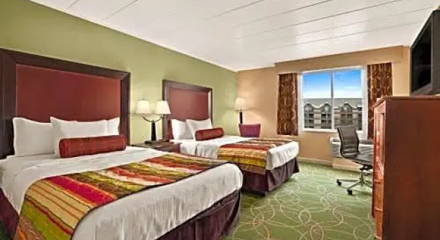 Кровать в общем номере Days Inn by Wyndham Penn State