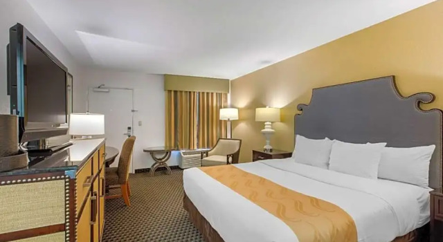 Номер Standard с видом на внутренний двор The Dunes Hotel