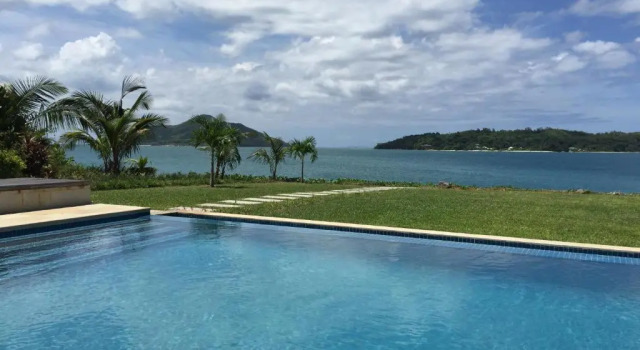 Вилла PRIVATE SEA VIEW VILLA Eden Island