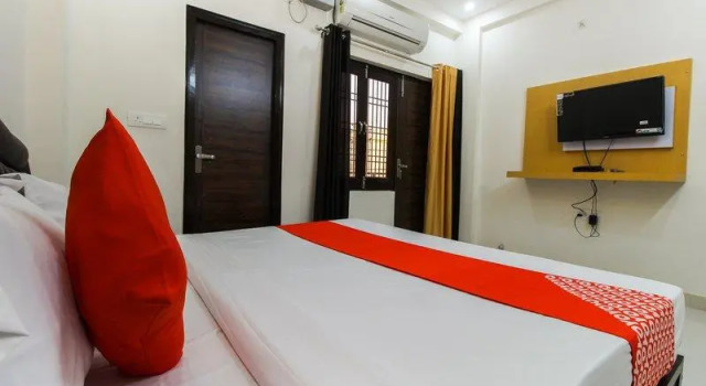 Hotel O Krishna Cottage, Забронировать Дом для отпуска Коттеджи Вриндавана, Коттедж
