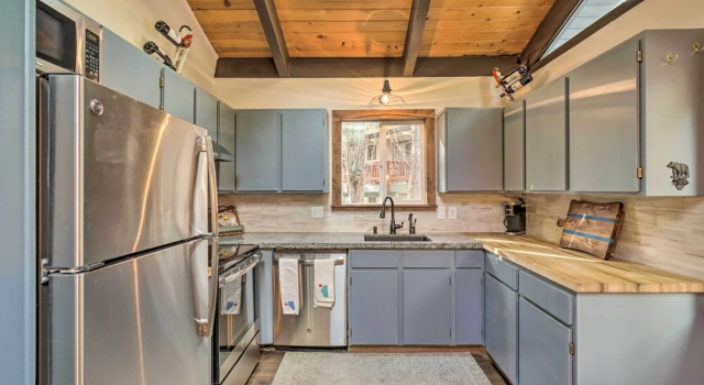 Коттедж Incline Village Cabin w/ Patio: 2 Mi to Beach!