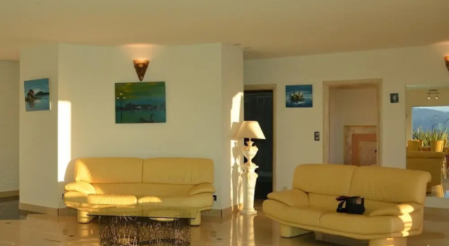 Villa Area, Varaa Villa Porticcio 