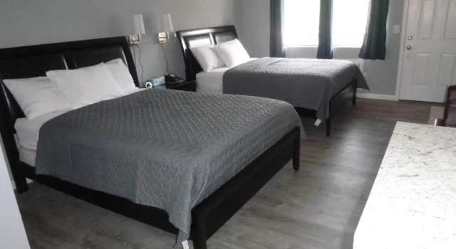 Четырёхместный номер Deluxe Sierra Inn