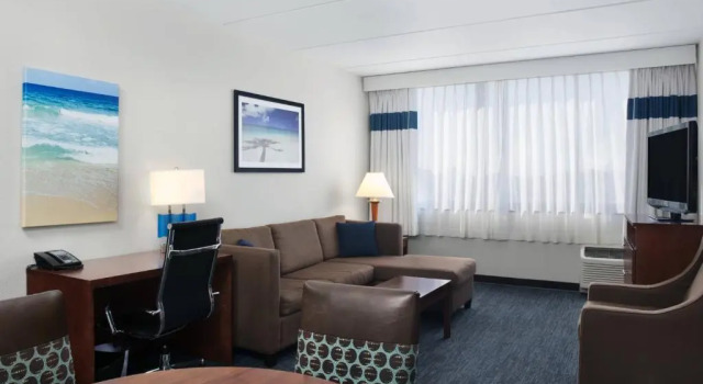 Люкс Four Points by Sheraton Fort Lauderdale Airport/Cruise Port