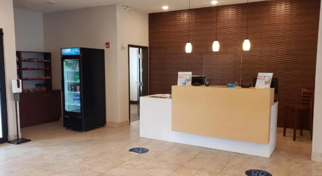 Wingate by Wyndham Christiansburg, Varaa Hotelli Hotellit Minnesota pysäköinnillä, Pysäköinti