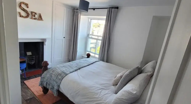 Seaside Escape at Looe Cottage, Varaa Lomakoti Mökit kohteessa Merseyside, Mökki