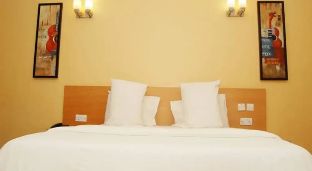 Kriscourt Hotel, Đặt Khách sạn Khách sạn ở Ife bao gồm bữa sáng, Bữa sáng