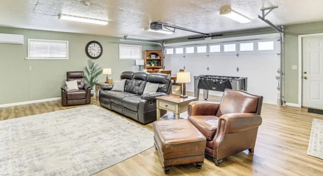 2 Mi to Branson Landing: Quiet Home w/ Lake View, Забронировать Дом для отпуска Отели Table Rock Lake с парковкой, Парковка