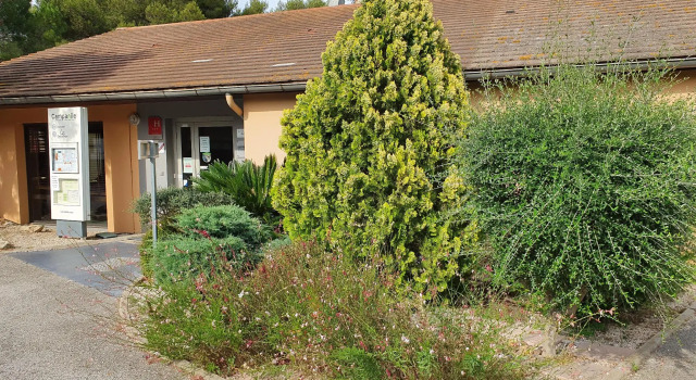 Кровать в общем номере Campanile NATURE - Martigues