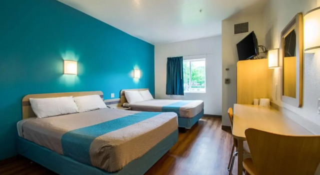 Четырёхместный номер Deluxe Motel 6-Portland, OR - North