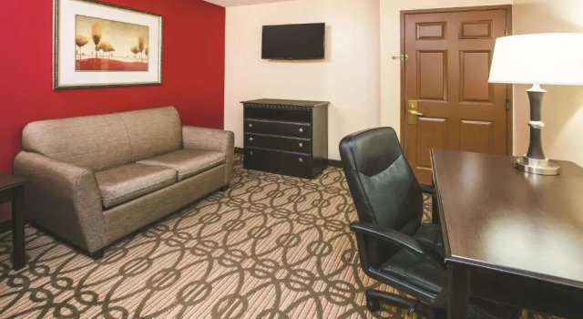 Четырёхместный номер Deluxe La Quinta by Wyndham Dallas Mesquite