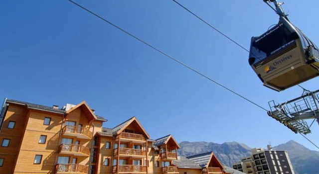 Rochebrune 28755, Забронировать Отель Отели Орсьер с бассейном, рядом с Горнолыжный подъемник Солей, Бассейн
