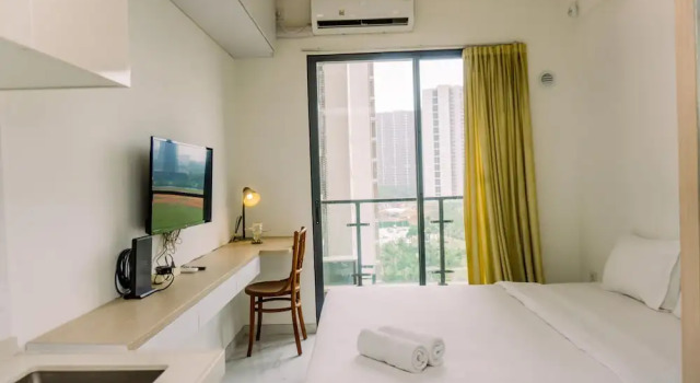 Well Furnished And Comfy Studio Sky House Bsd Apartment, Book Apartment Legok West Java