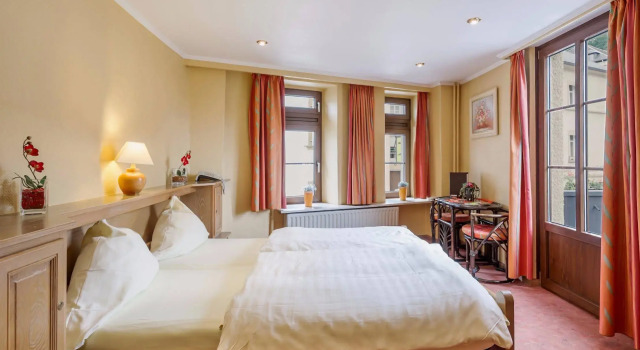 Hotel - Restaurant Petry, Book Hotel Hoteller i Oesling med pool, Swimmingpool