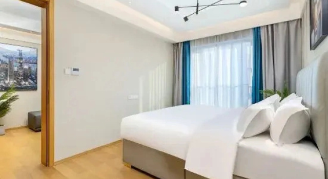 Люкс Doria Raffles · HOMETEL (Guangzhou IFC Keyun Road Metro Station Branch)