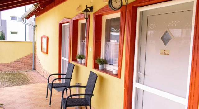 Студия Borostyán Apartmanház