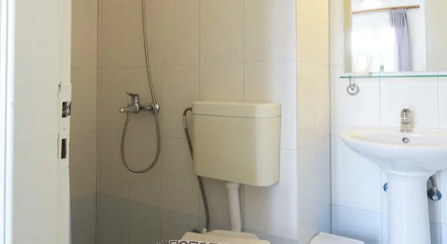 Трёхместный номер Standard с балконом и с видом на сад Londos Hotel