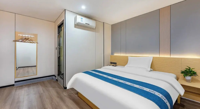 Двухместный номер Luxury Guangzhou Kaiyue Hotel Luoxi Metro Station Branch