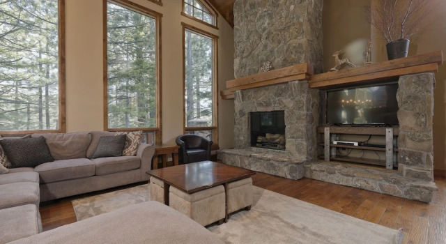 Коттедж Stonegate #5 5 Bedroom Home by RedAwning