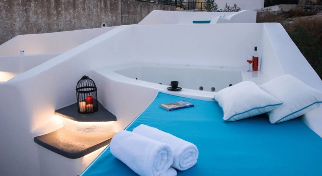 Апартаменты Deluxe The Luna Cavern 3 with Hot Tub Ocean