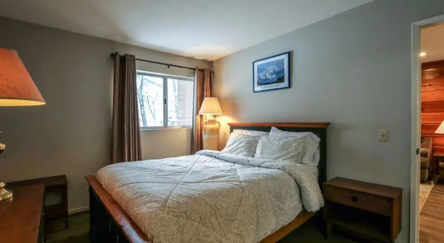 La Residence V #s02 1 Bedroom 1 Bathroom Condo, Забронировать Отель Отели Маммот-Лейкс с бассейном, рядом с Поле для гольфа Snowcreek, Бассейн