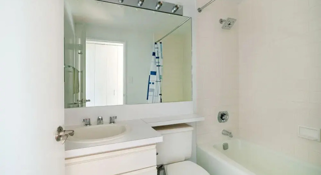 Апартаменты Contemporary 2 Bed 2 Bath Apt Bright and Sunny