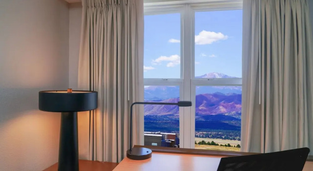 Двухместный люкс Hampton Inn & Suites Colorado Springs-Air Force Academy/I-25 North