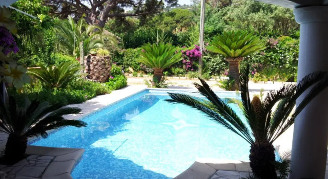 Villa Provençale â Sainte Maxime, Golf de Saint Tropez, Забронировать Отель Отели Сент-Максима с бассейном, Бассейн