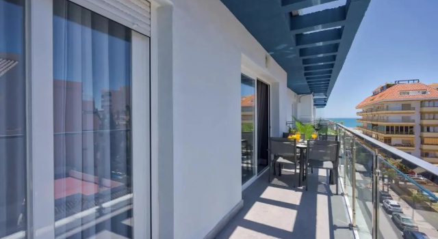 Апартаменты Superior Sur Suites La Dorada, centricos soleados a pocos metros de la Playa y con Parking Opcional