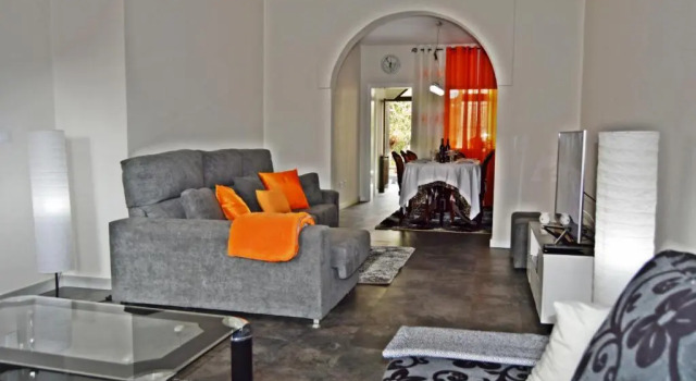 House in Funchal with panoramic view 2-6, Забронировать Отель Отели Фуншал с парковкой, рядом с Музей Квинта-дас-Крузес, Парковка
