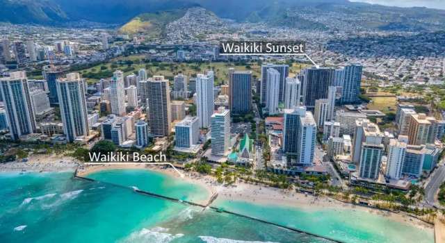 Апартаменты с балконом Beautiful 8th Floor 1 Bedroom Condo | 1 Block to Beach | Free Parking & WIFI