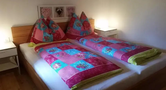 Ferienwohnung Holiday Lienz, Rezerwuj Hotel Hotele w Lienz Dolomites z parkingiem, Parking