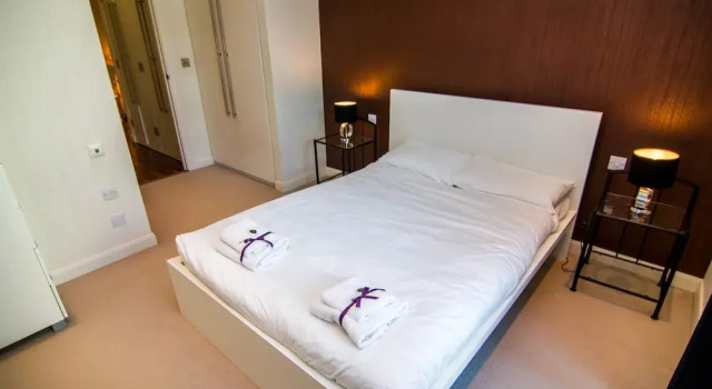Апартаменты с 2 комнатами с балконом и с видом на реку Canary Wharf - Corporate River View Apartments